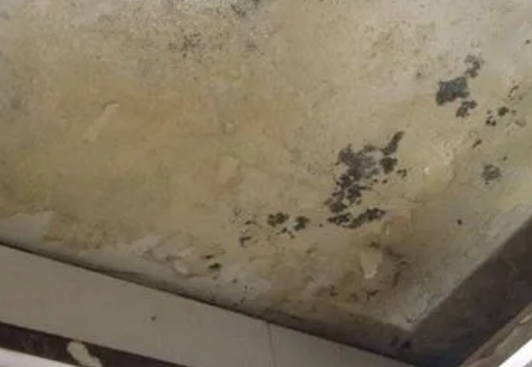 青阳阳台漏水维修公司分享下青阳卫生间渗水维修需要注意哪些问题。